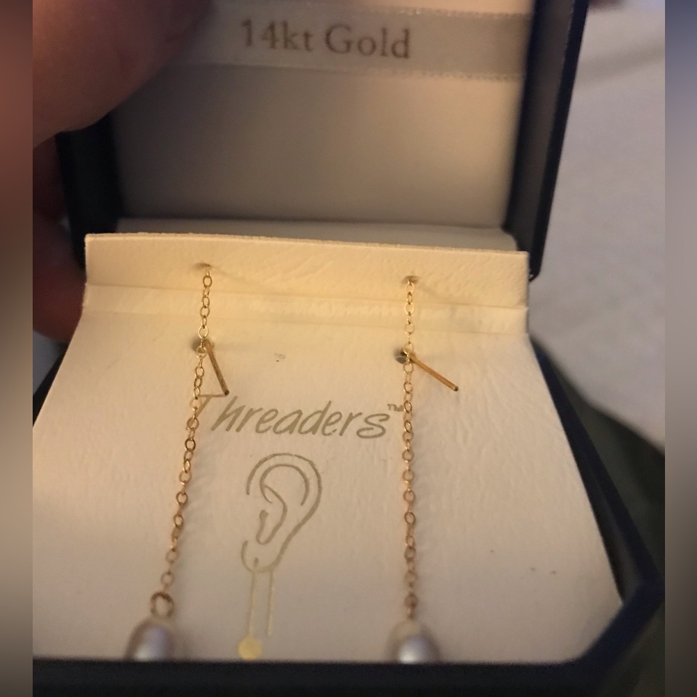 14k gold and Pearl threaders earrings new, never worn